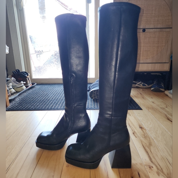 Jeffrey Campbell Dauphin Boots - Picture 1 of 6